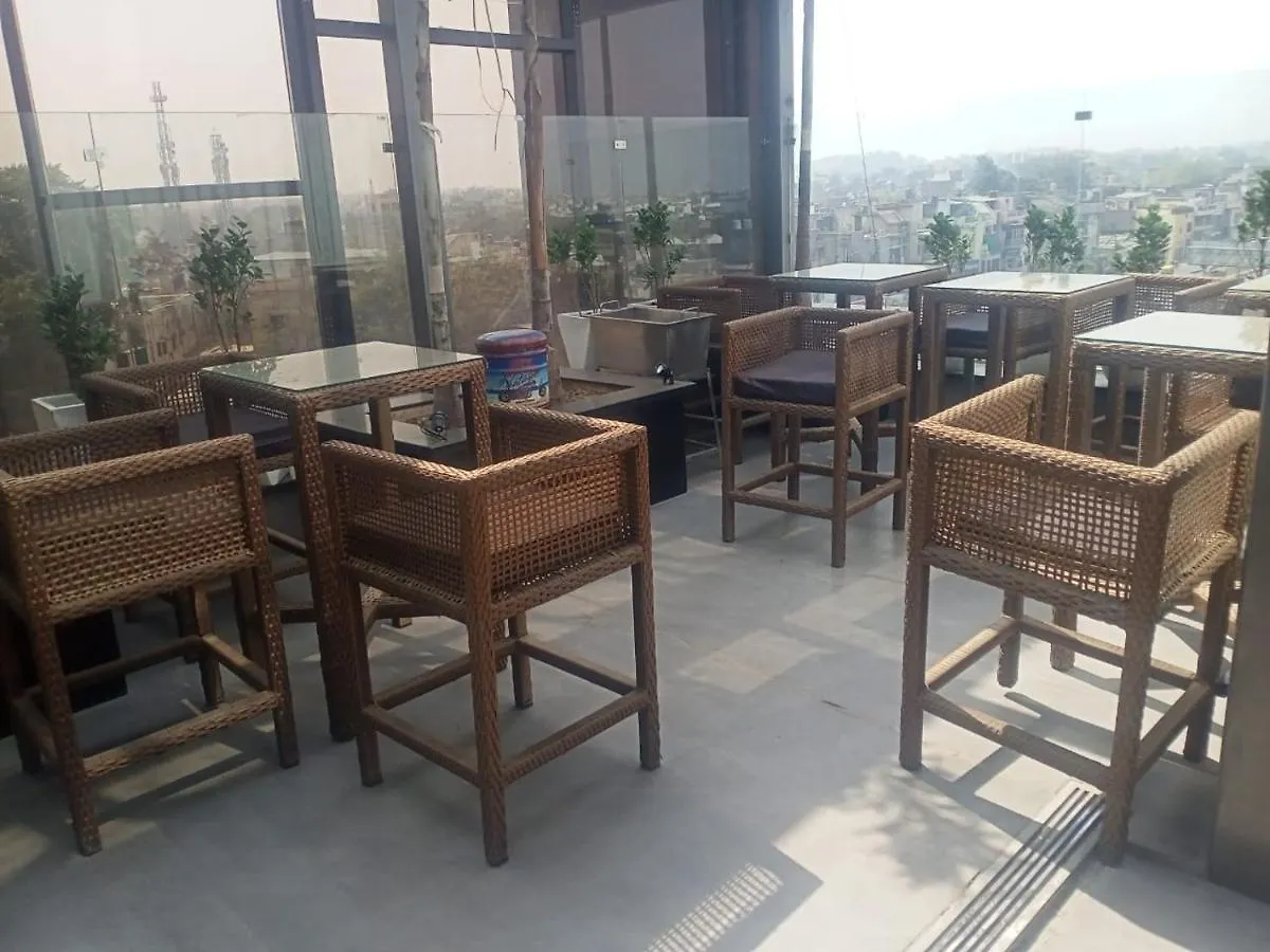 Dd Suites Hotel Agra