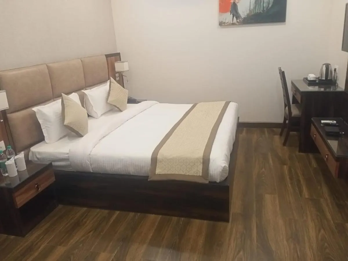 Dd Suites Hotel Agra