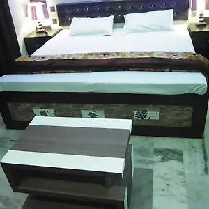 Hotel Vanshika Palace