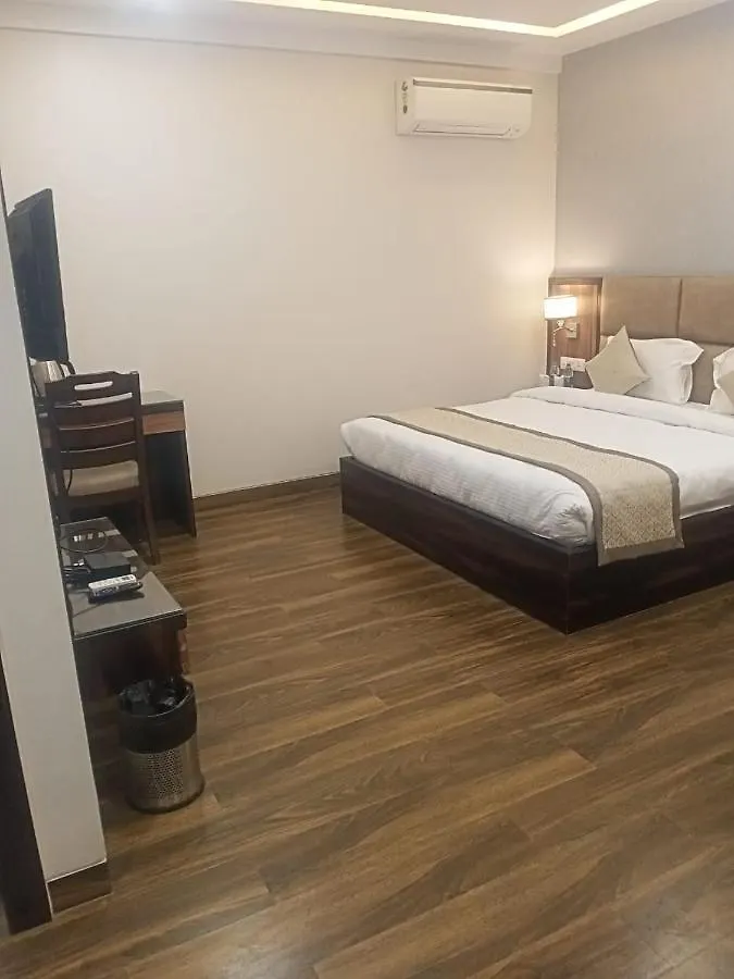 Dd Suites Hotel Agra